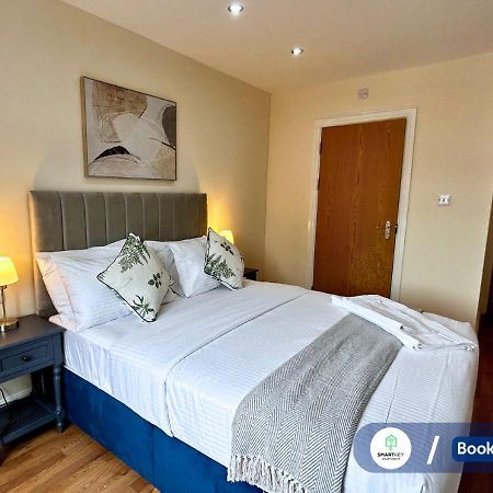 Modern 2 Bed 2 Bath Apartment Free Parking Watford  Exterior foto