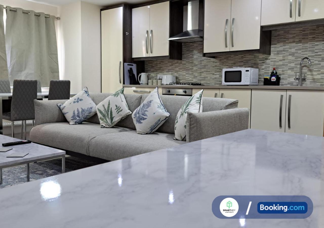 Modern 2 Bed 2 Bath Apartment Free Parking Watford  Exterior foto