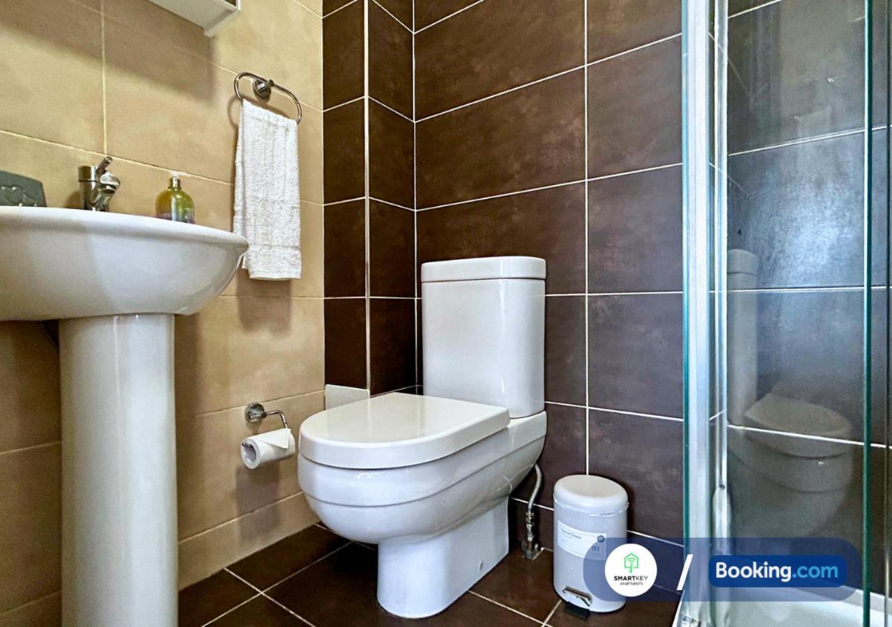 Modern 2 Bed 2 Bath Apartment Free Parking Watford  Exterior foto