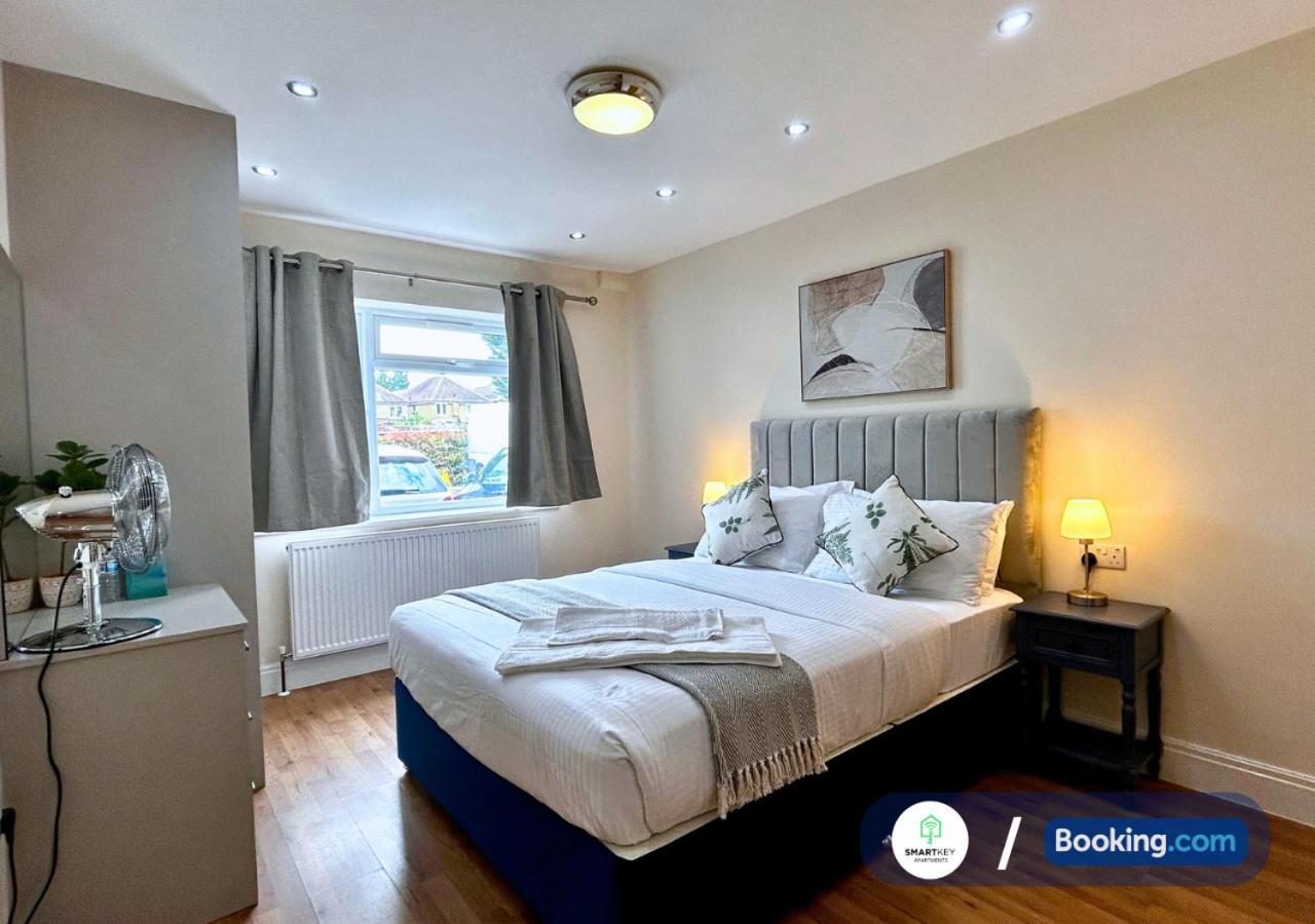 Modern 2 Bed 2 Bath Apartment Free Parking Watford  Exterior foto