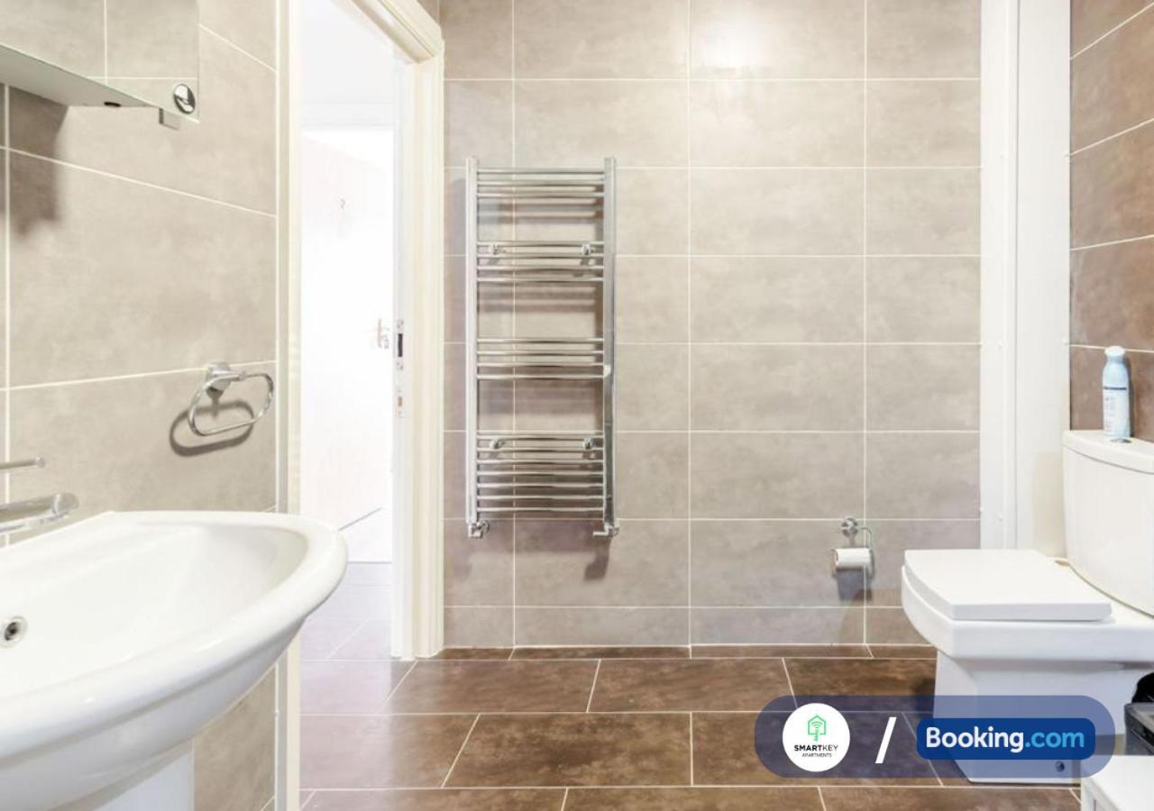 Modern 2 Bed 2 Bath Apartment Free Parking Watford  Exterior foto