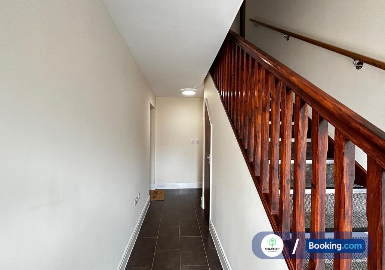 Modern 2 Bed 2 Bath Apartment Free Parking Watford  Exterior foto